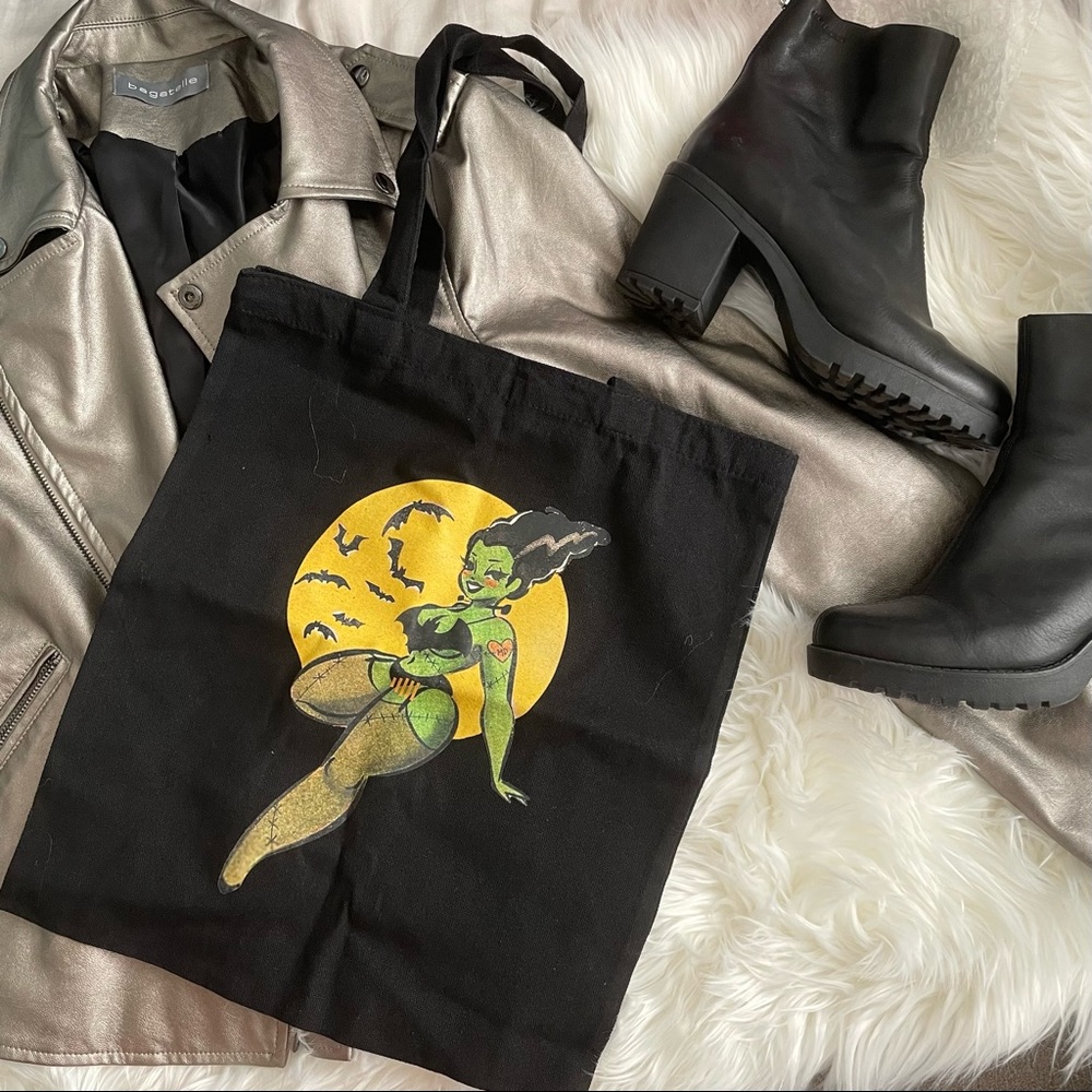 Munster-girl Tote Bag 💚🖤 ~ NWOT
